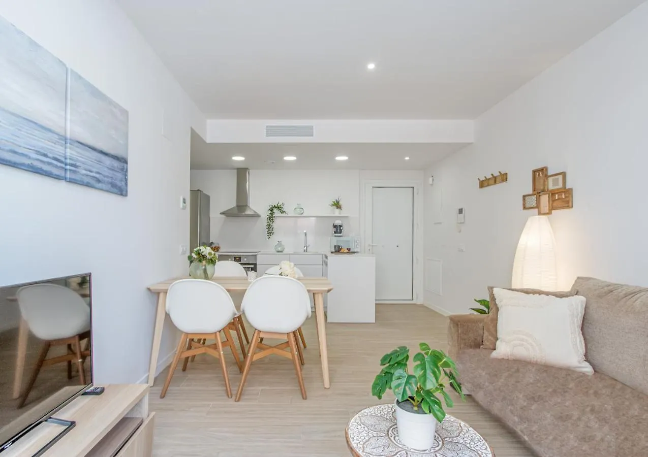 M A R I V E N T 01 Apartment Roses 0*,