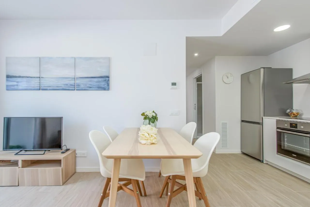 M A R I V E N T 01 Apartment Roses