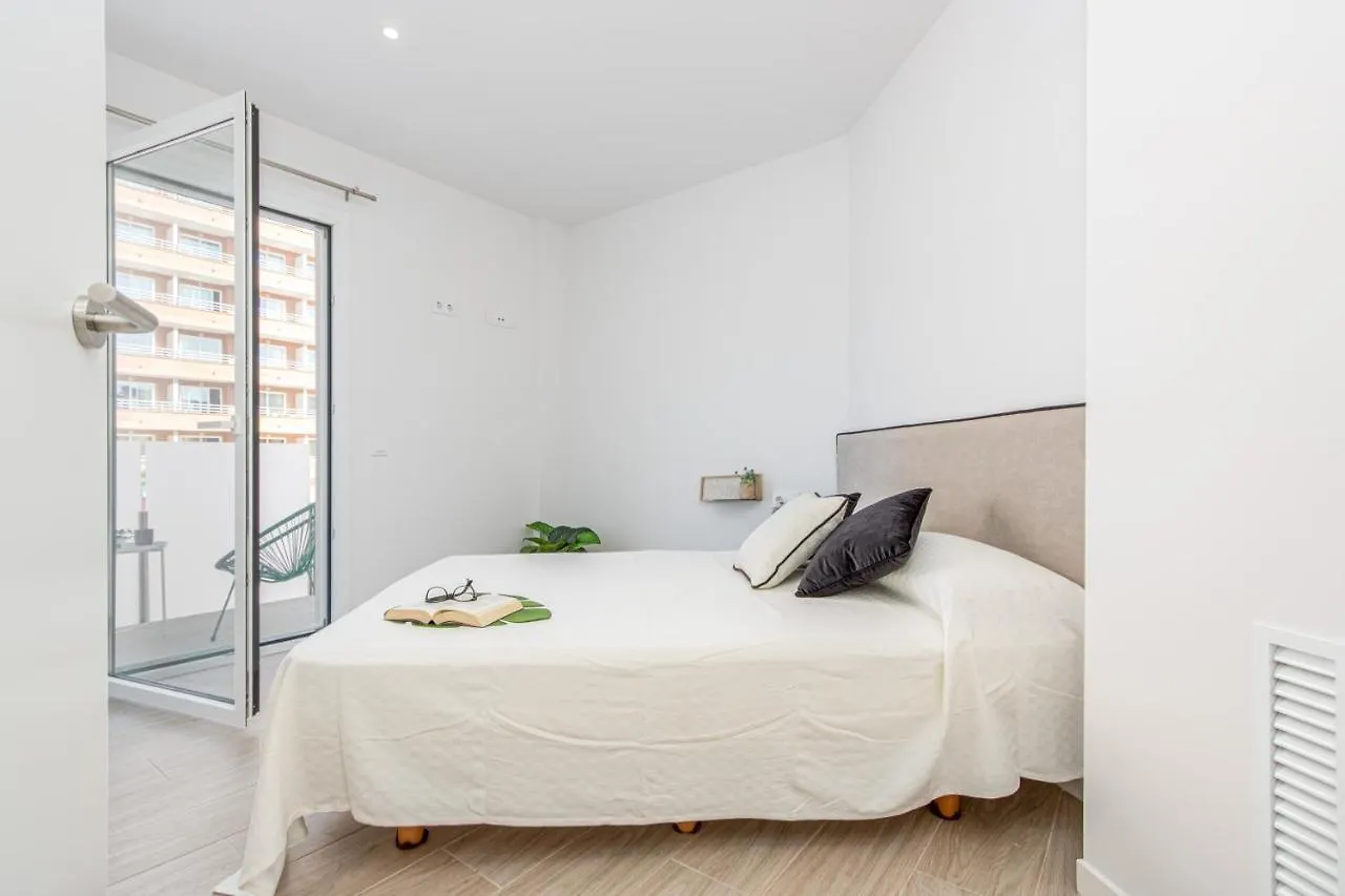 M A R I V E N T 01 Apartment Roses Spain