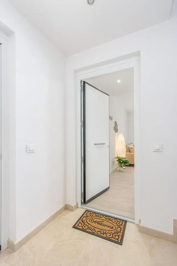 M A R I V E N T 01 Apartment Roses Spain