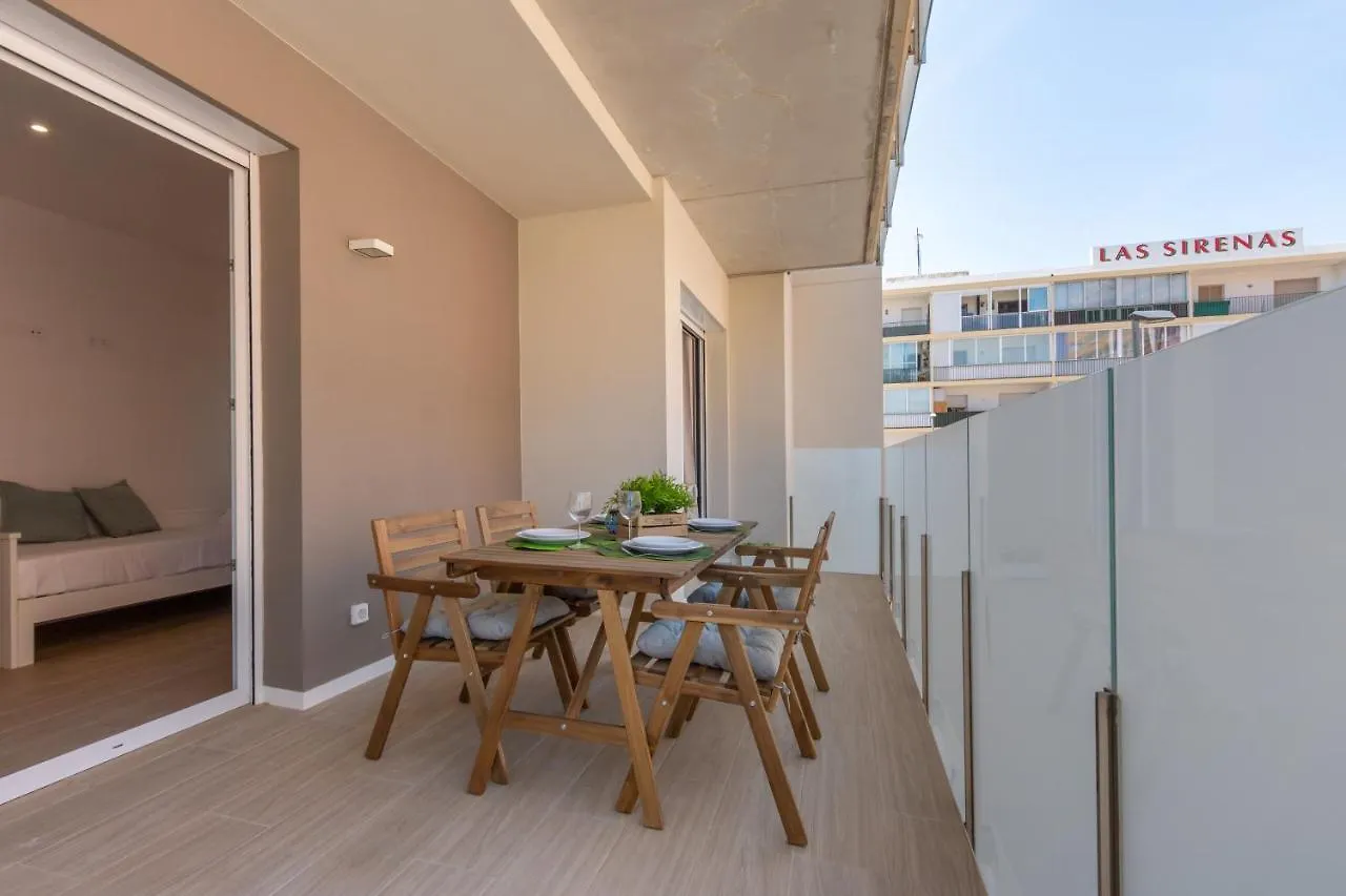 M A R I V E N T 01 Apartment Roses